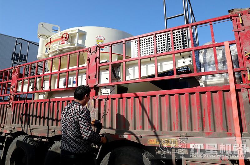 性能高，質(zhì)量高的粉碎機(jī)固定裝車